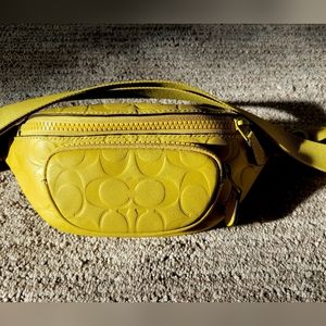 Coach Fanny Pack/ belt bag / easy carry for cards/ lipgloss/airpods